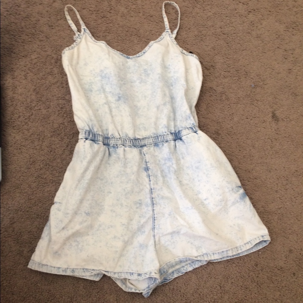 Women’s romper with pockets